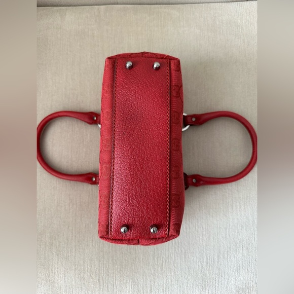 EUC Gucci mini handbag - Picture 2 of 15